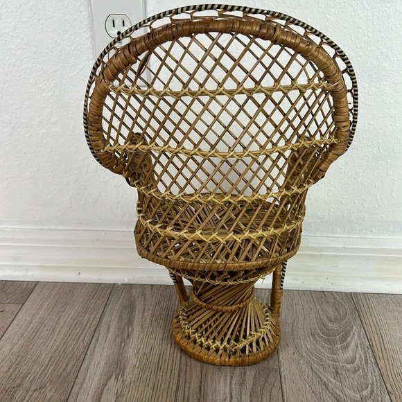 Vintage Mini rattan peacock chair 16” - Picture 2 of 4